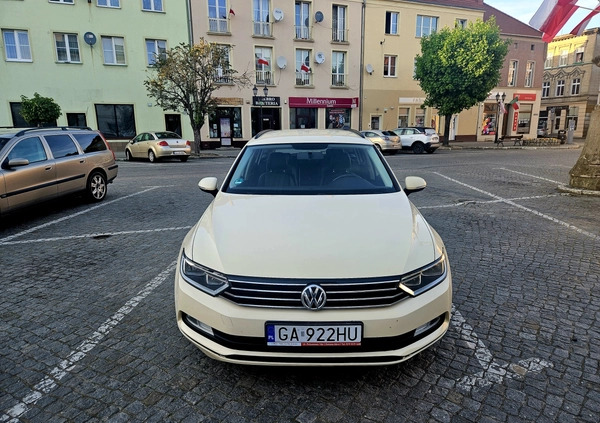 Volkswagen Passat cena 36999 przebieg: 380000, rok produkcji 2015 z Góra małe 497